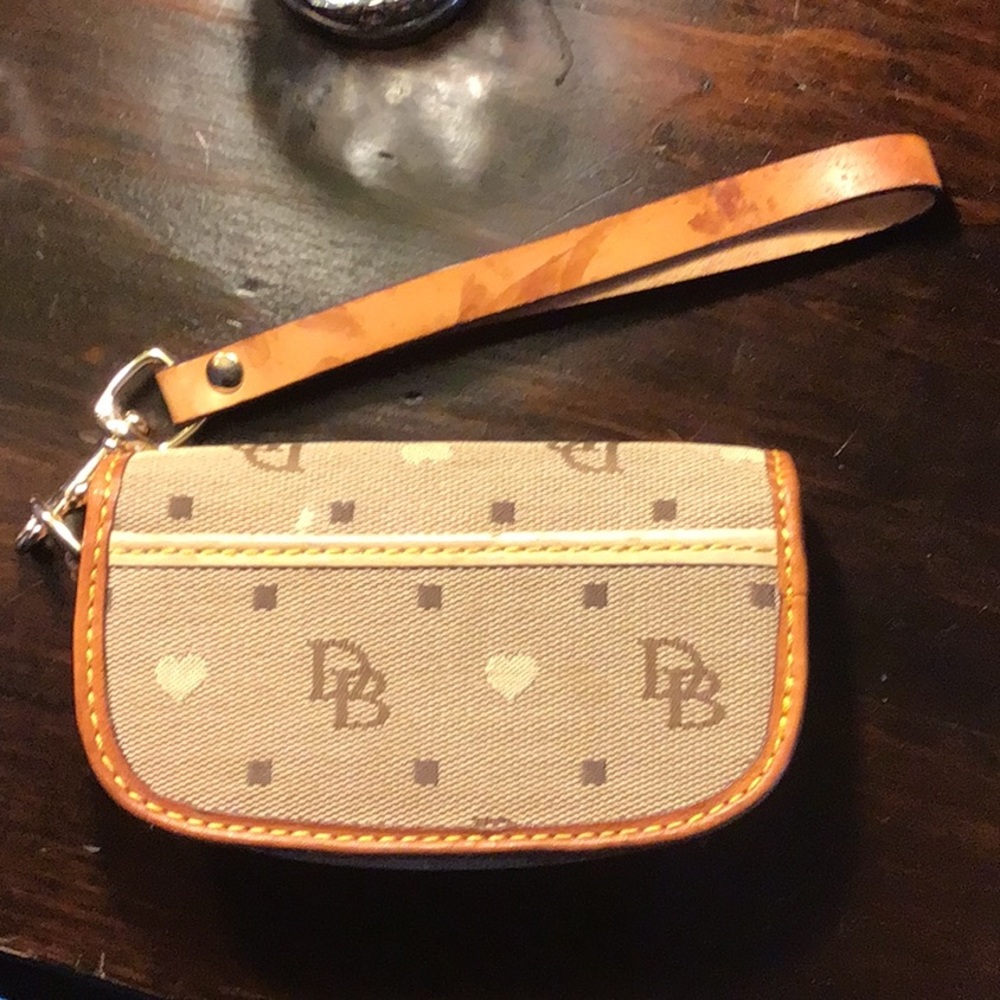 Dooney and Bourke Change purse - Picture 2 of 2